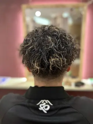 ミディアム カラー パーマ メンズ Style Tのヘアスタイル