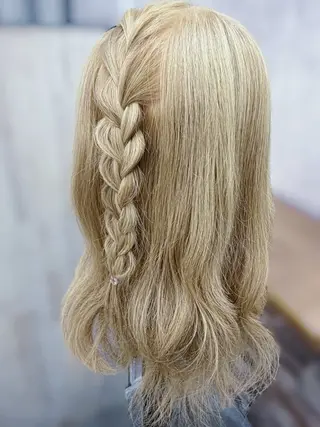 ヘアアレンジ 馬方 雫のヘアスタイル