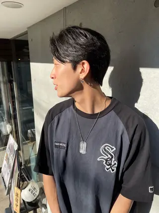 メンズ 顔まわりレイヤー デザインカットのヘアスタイル