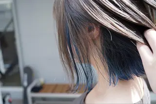 ショート カラー ヘアアレンジ lani ブリーチ /ダブルカラーのヘアスタイル