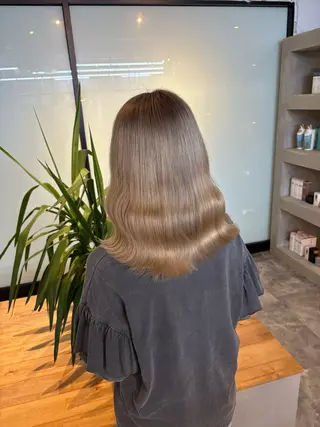 セミロング 🧋ミルクティーカラ ー🧋特化小林拓登のヘアスタイル