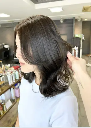 ミディアム レイヤー/艶髪カラー 森本くるみのヘアスタイル