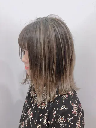 ミディアム カラー カラーサロン ビスカリアのヘアスタイル