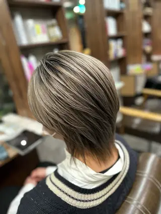 ミディアム カラー メンズ 難波ブリーチカラー 伊藤洋輝のヘアスタイル