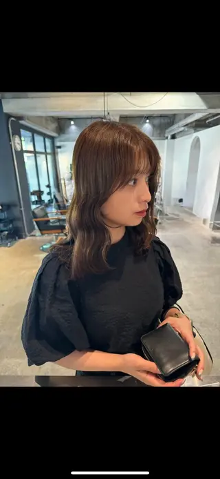 ミディアム カラー 佐藤 世怜奈のヘアスタイル