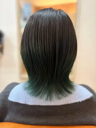ミディアム カラー 岡田 里奈のヘアスタイル