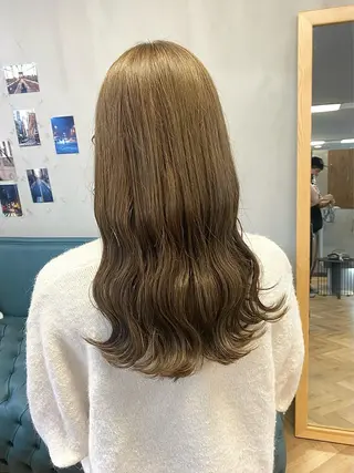 セミロング カラー パーマ ヘアアレンジ ハル🌸柔色/ ブリーチなし/艶髪のヘアスタイル