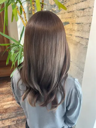 カラー 杉原 向日梨のヘアスタイル