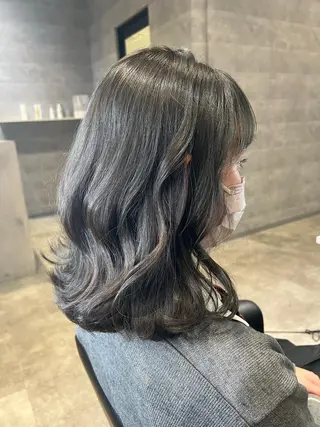 ミディアム カラー ヘアアレンジ hiiko顔まわり カットのヘアスタイル