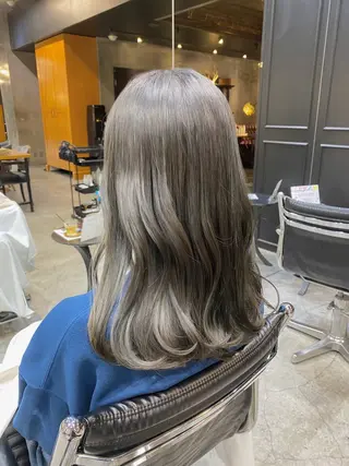 セミロング カラー 透明感カラー🌿 グレージュ🐺陽介のヘアスタイル