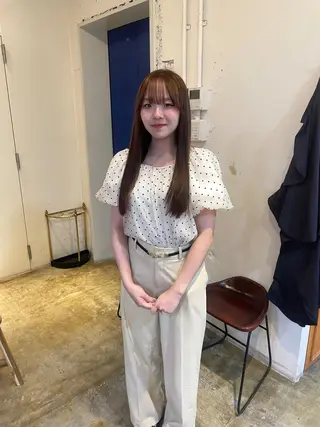 ロング カラー MIOベージュカラー 柔らかいカラーのヘアスタイル