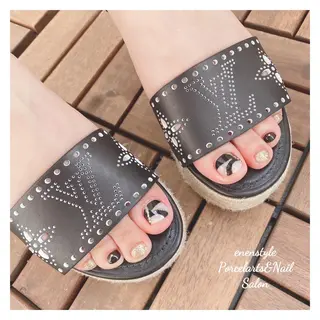 ミディアム ネイル 🐾enen style 🐾のネイルデザイン