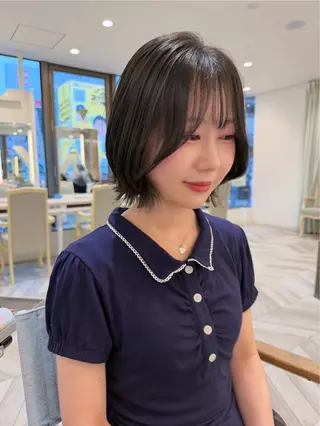ショート カラー 小顔レイヤー/ ベージュ🤍Rieのヘアスタイル