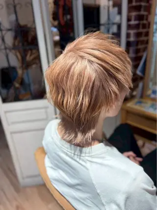 ミディアム ブリーチ・カットモデ ル募集中🫧高口小春のヘアスタイル