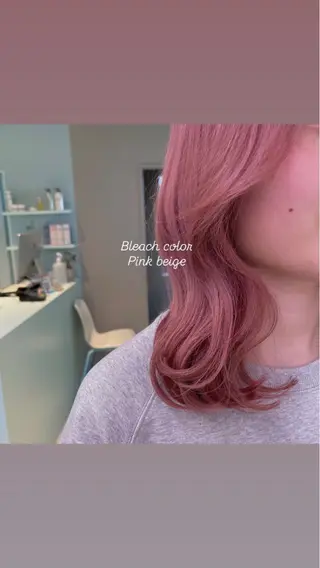 ミディアム カラー 🤍💕ブリーチカラ ーAyaka💕🤍のヘアスタイル