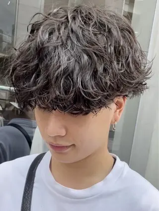 カラー パーマ メンズ 中谷海里/フェザー パーマ/スパイキーのヘアスタイル