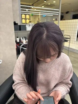 ロング カラー 抜け感レイヤー︴ ニュアンスカラーのヘアスタイル