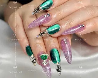 ネイル 🦋 Queenieのネイルデザイン