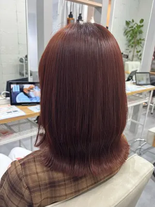 ミディアム カラー 椎名 紗愛のヘアスタイル