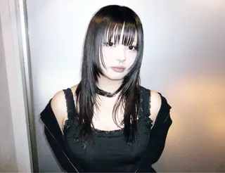 ロング 心斎橋/ハイトーン/ レイヤーカットのヘアスタイル