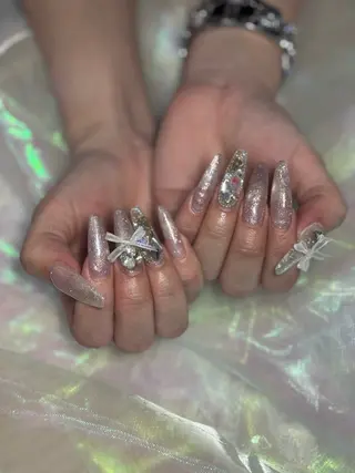 ネイル LAVISH 大和店 emi･:*+のネイルデザイン