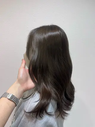 カラー NEIRO/ベージュ /グレージュのヘアスタイル