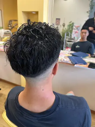 パーマ メンズ 岡垣 幸汰のヘアスタイル