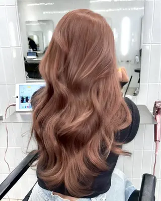 セミロング カラー 🎀ミルクティー/ ブリーチ/花音🎀のヘアスタイル