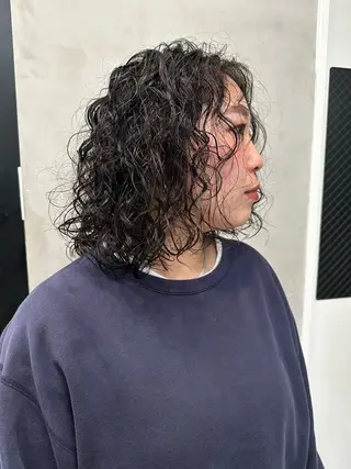 ミディアム カラー パーマ ヘアアレンジ MIYU/ケアブリ ーチカラー／デザインのヘアスタイル