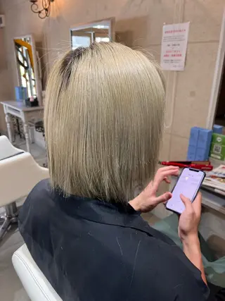 ミディアム カラー 瀧 彩香のヘアスタイル
