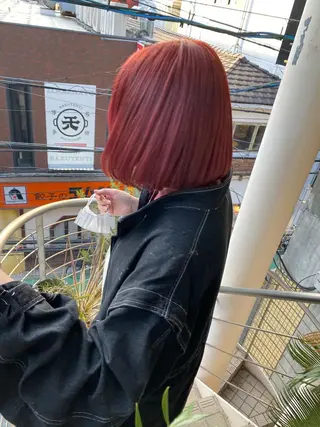 ショート qiie リタッチ 黒染め　ワンカラーのヘアスタイル