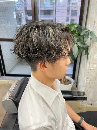 ショート カラー パーマ ヘアアレンジ メンズ 亀井隆汰/メンズ専門 パーマ/フェード可のヘアスタイル
