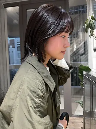 ミディアム 薄暮 マツイ　レンのヘアスタイル