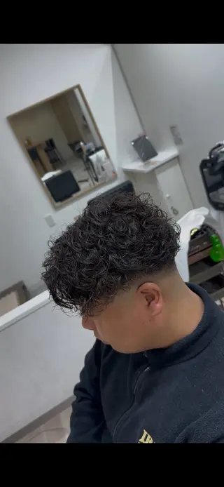 パーマ メンズ ツイスパ/フェード /辻諒哉のヘアスタイル