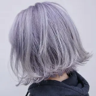 ミディアム カラー 艶髪✨ハイトーン ✨ホワイト✨北宗一郎のヘアスタイル