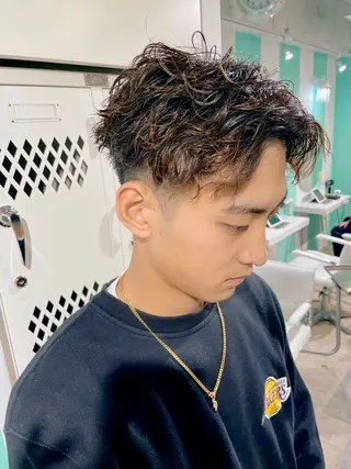 ショート パーマ メンズ 原 千景のヘアスタイル