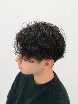 ミディアム パーマ メンズ ✨白髪ぼかし/ ショート✨吉岡 弘のヘアスタイル