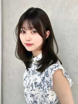 ミディアム けんけん cachecacheのヘアスタイル
