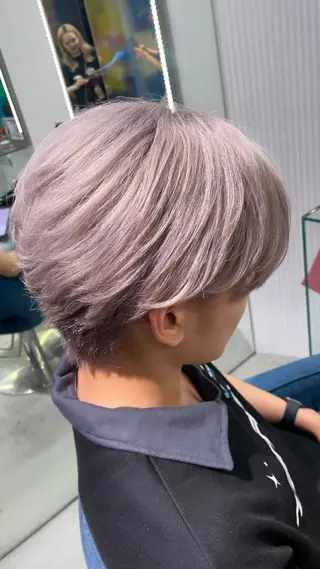 カラー Mii. 内田萌々のヘアスタイル