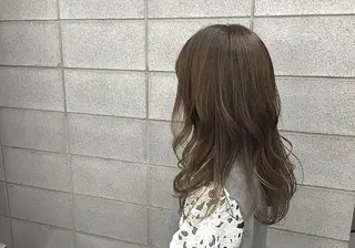 セミロング カラー ITO YUKIのヘアスタイル