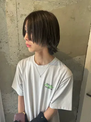 ショート カラー ウルフカット レイヤーカット上柿のヘアスタイル