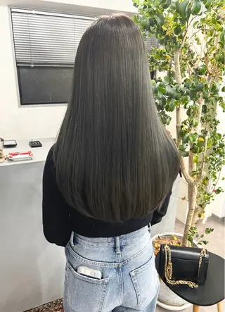 ロング hikaru💘髪質 改善 透明感カラーのヘアスタイル