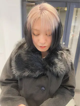 ロング カラー ハイトーン×レイヤー カットTAKUMIのヘアスタイル