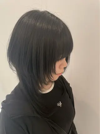 ミディアム カラー moi Blanc/ Aoyagiのヘアスタイル