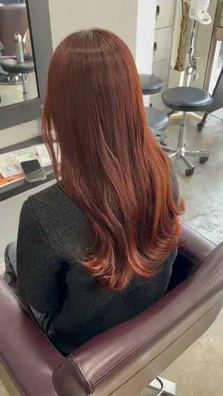 ロング カラー 丸岡 千夏のヘアスタイル