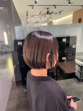 ショート ブリーチ/ レイヤー/ツバキのヘアスタイル