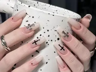 Luna ✨のネイルデザイン