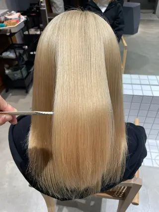 セミロング カラー porto まなみのヘアスタイル