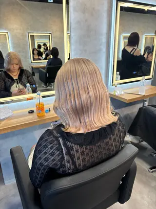 ロング カラー パーマ ヘアアレンジ 透明感ブリーチカラー 🌈TOMOHIROのヘアスタイル