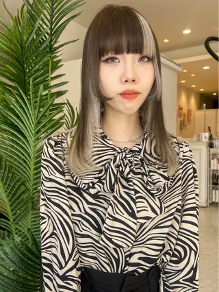 ミディアム カラー 西本 夏美のヘアスタイル
